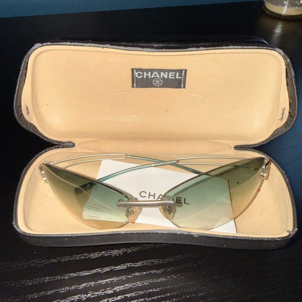 CHANEl 4032 rimless sunglasses blue gradient lenses and silver-tone hardware